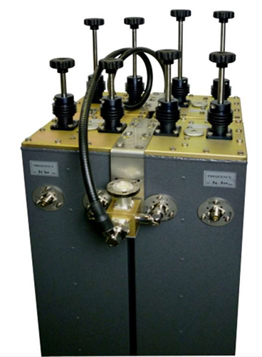 FM radio star point quad-combiner, 87.5-108MHz, 7/16 Din -type female and 7/8″ EIA, 2.5MHz spacing, 4 x 500W